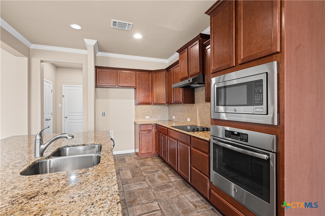 10223 Alamosa Lane Property Photo 5