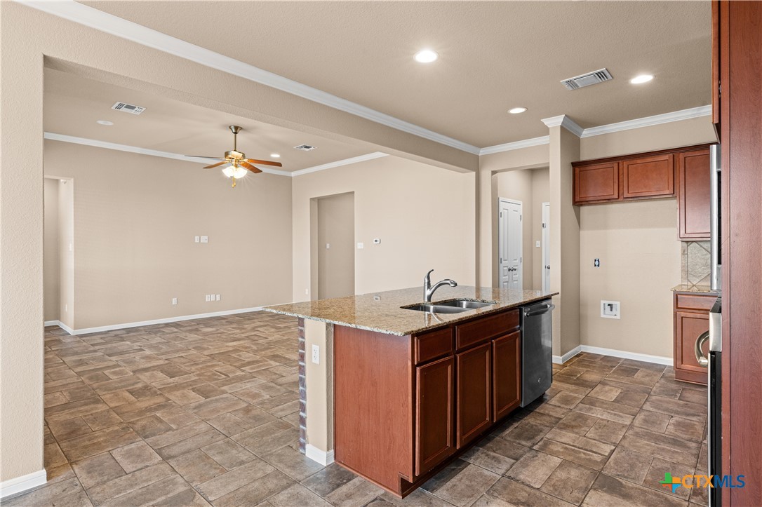 10223 Alamosa Lane Property Photo 9