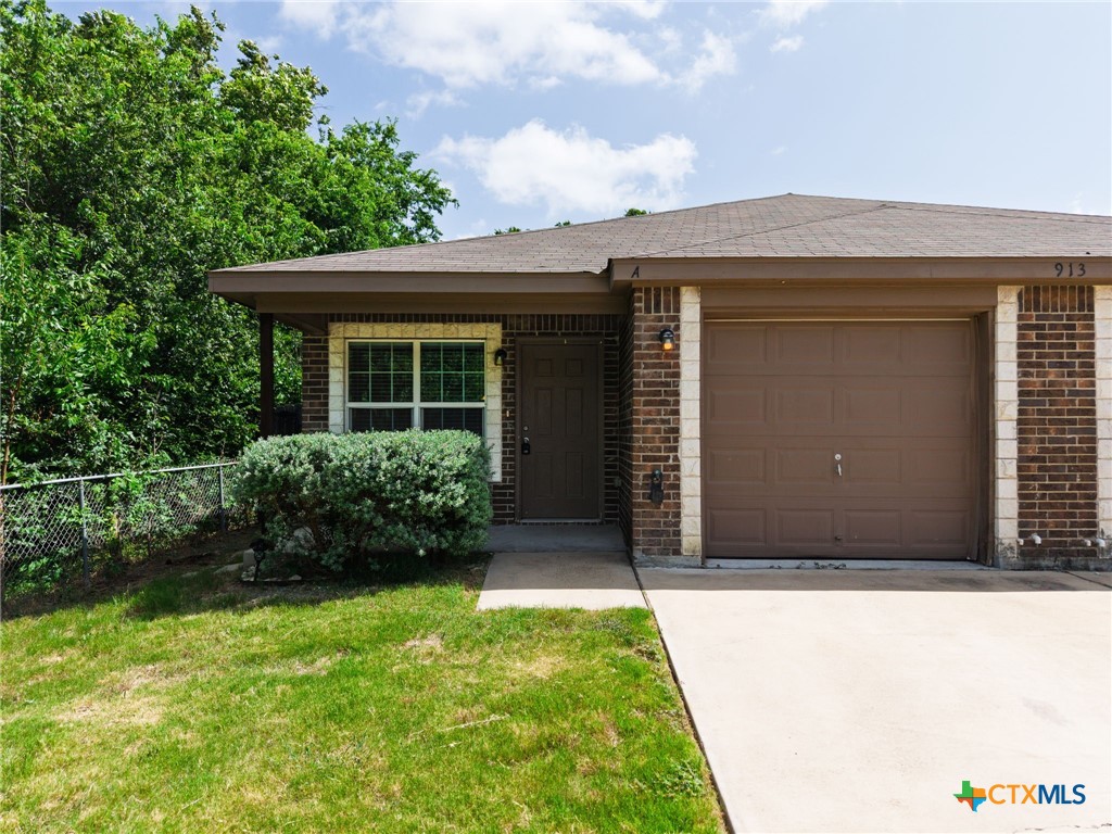 913 Ashwood Drive A Property Photo 3