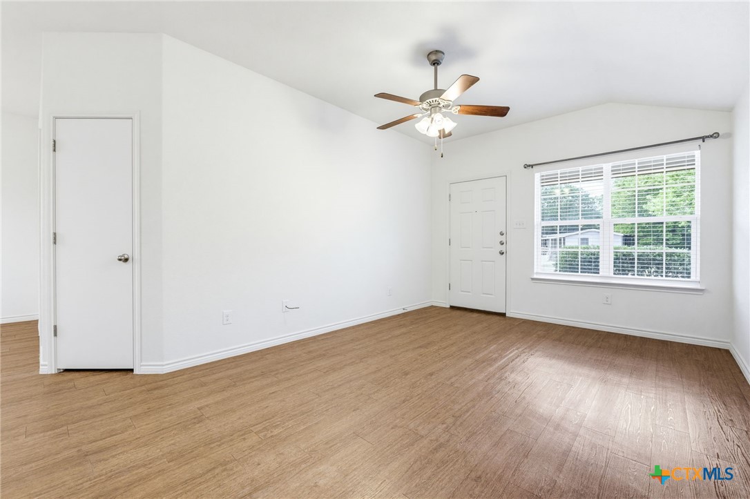 913 Ashwood Drive A Property Photo 9