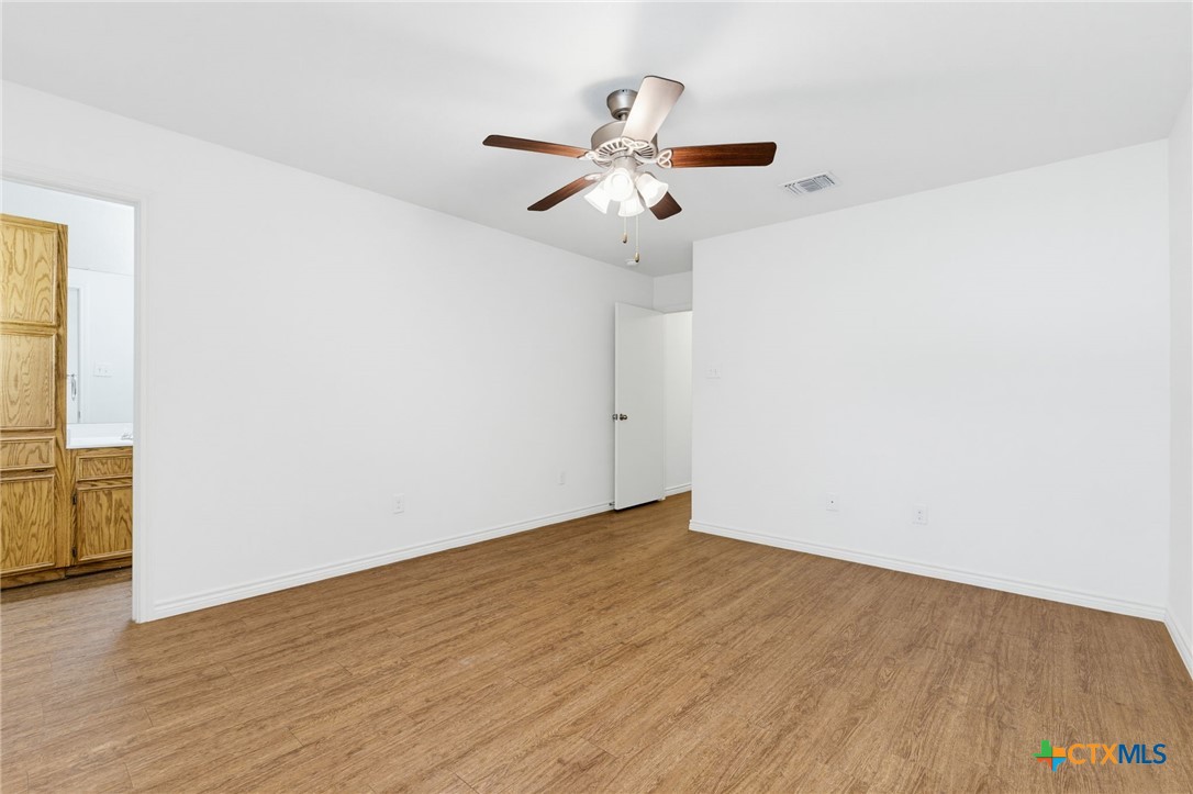 913 Ashwood Drive A Property Photo 10