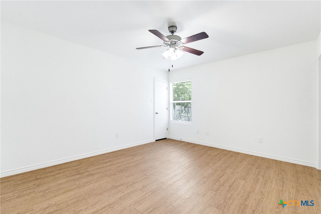 913 Ashwood Drive A Property Photo 11