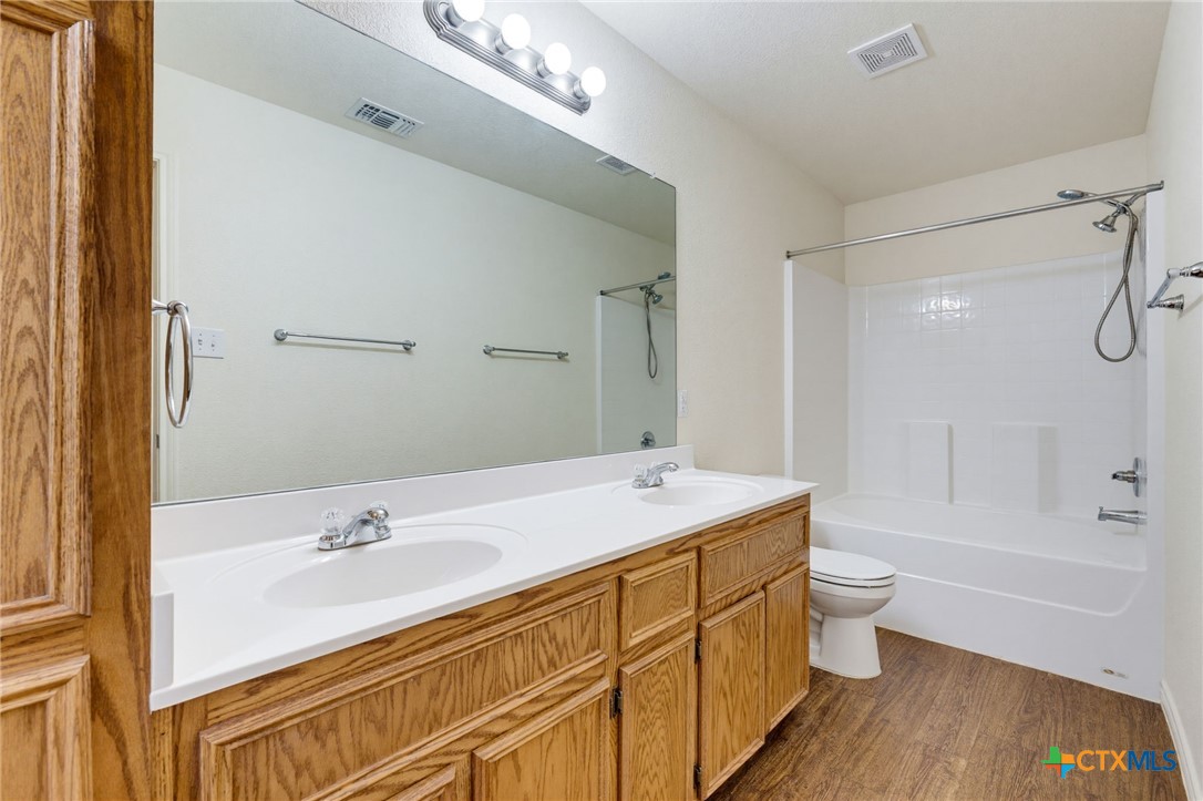 913 Ashwood Drive A Property Photo 12