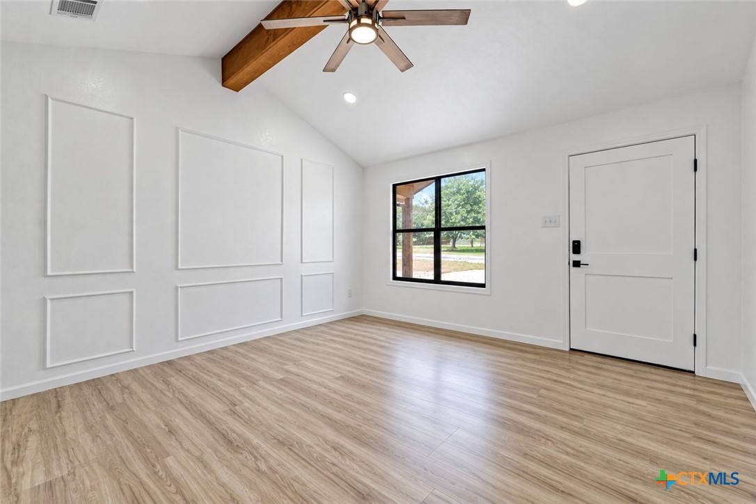 308 River Hills Property Photo 1