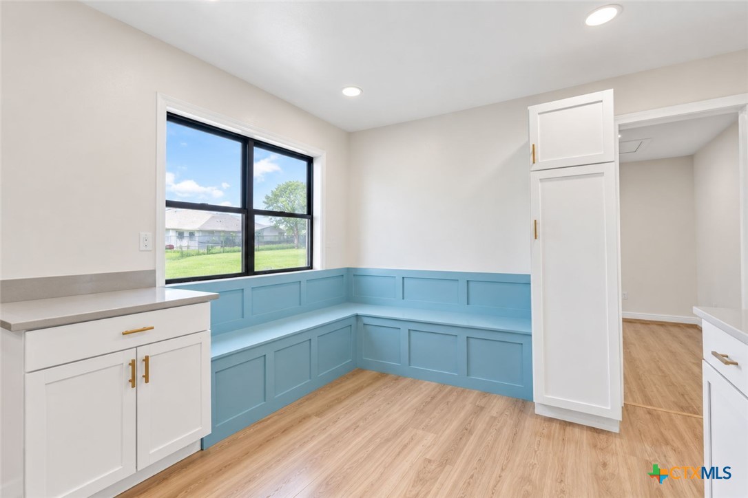 308 River Hills Property Photo 7