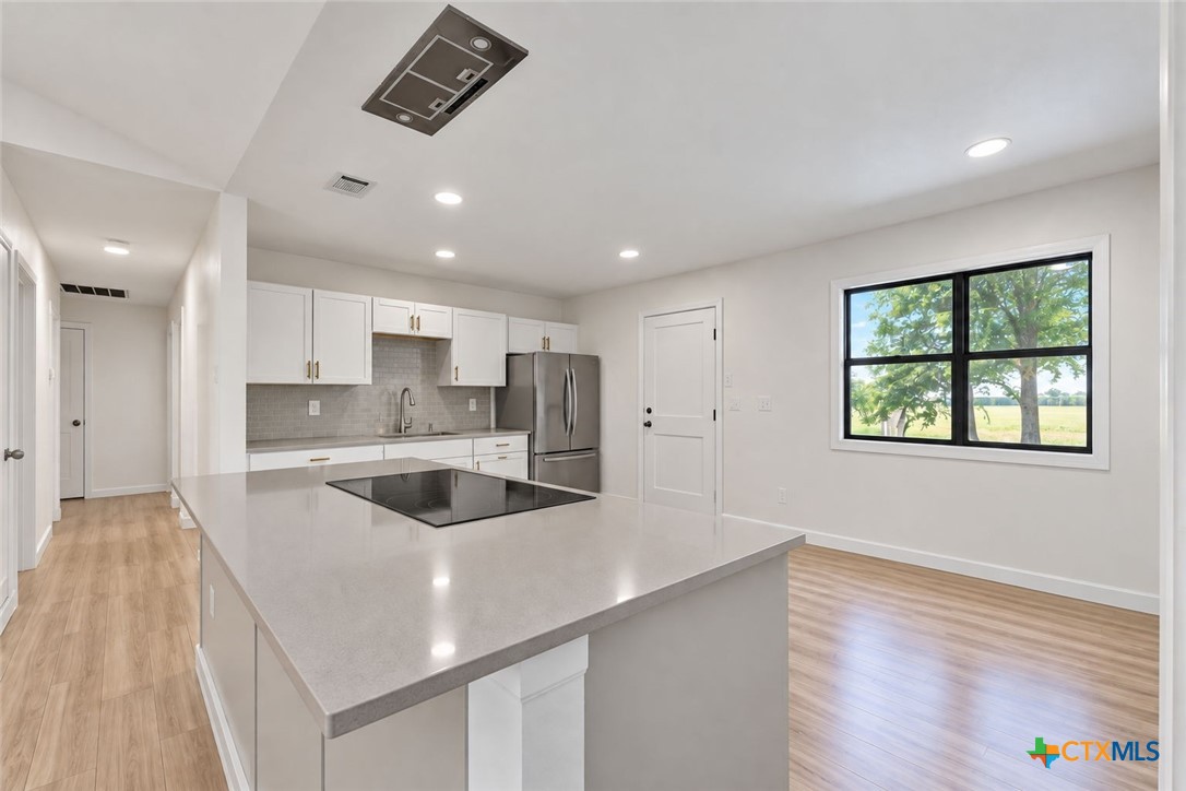 308 River Hills Property Photo 10