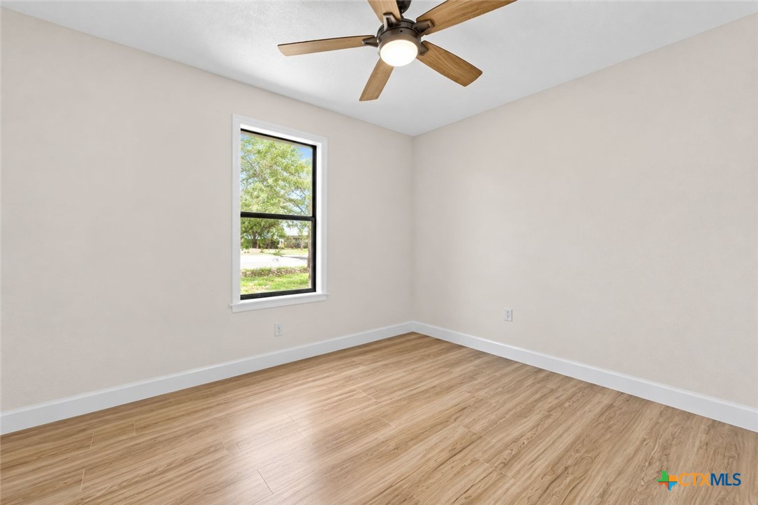 308 River Hills Property Photo 13