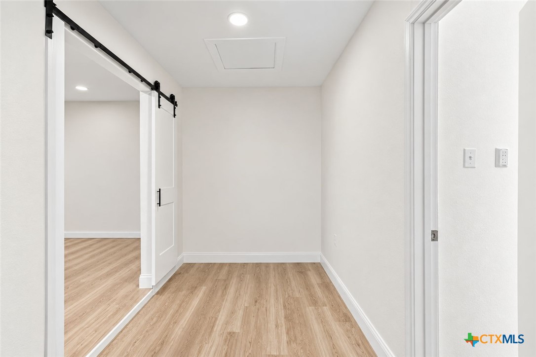308 River Hills Property Photo 21