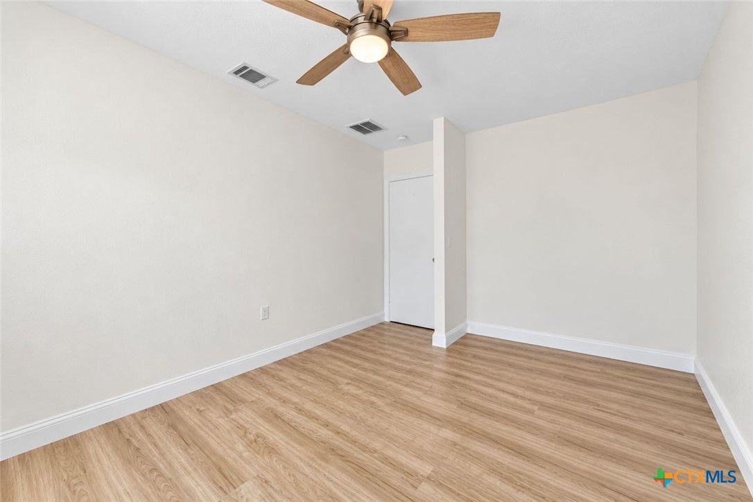 308 River Hills Property Photo 23