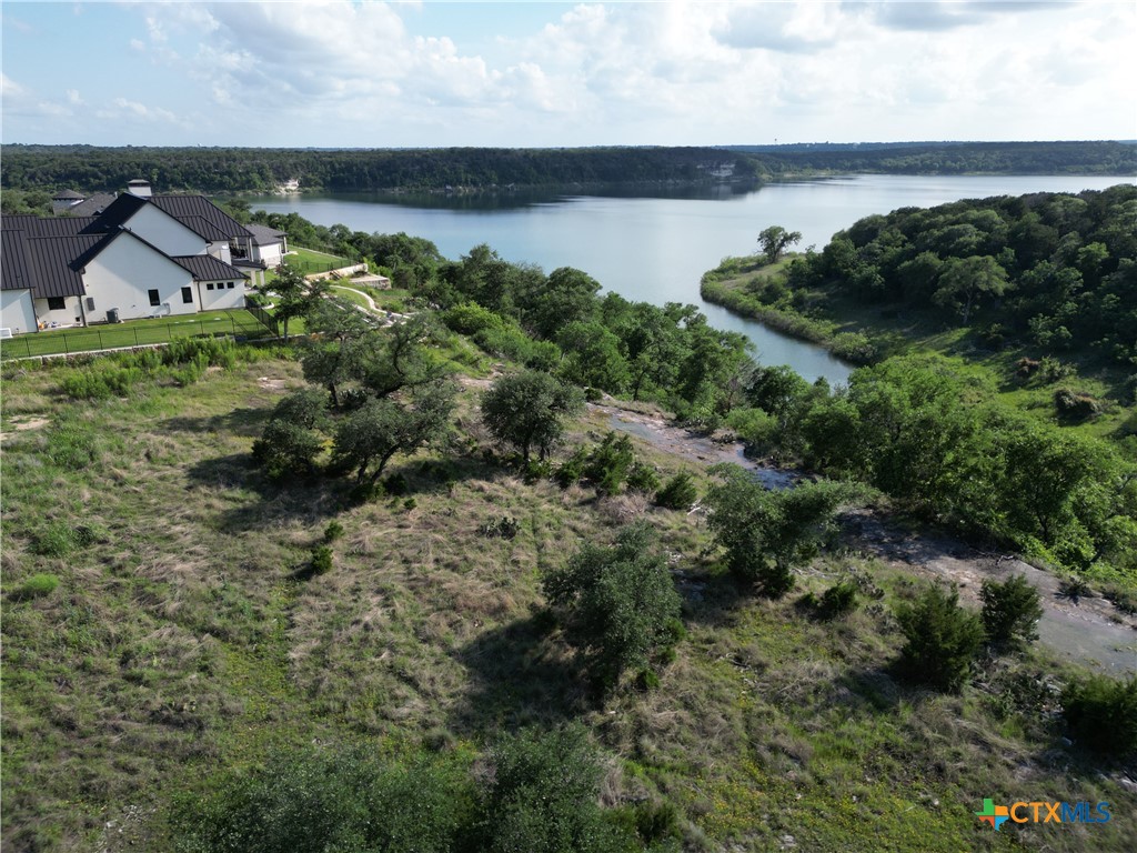 215 Lakeview Drive Property Photo 1