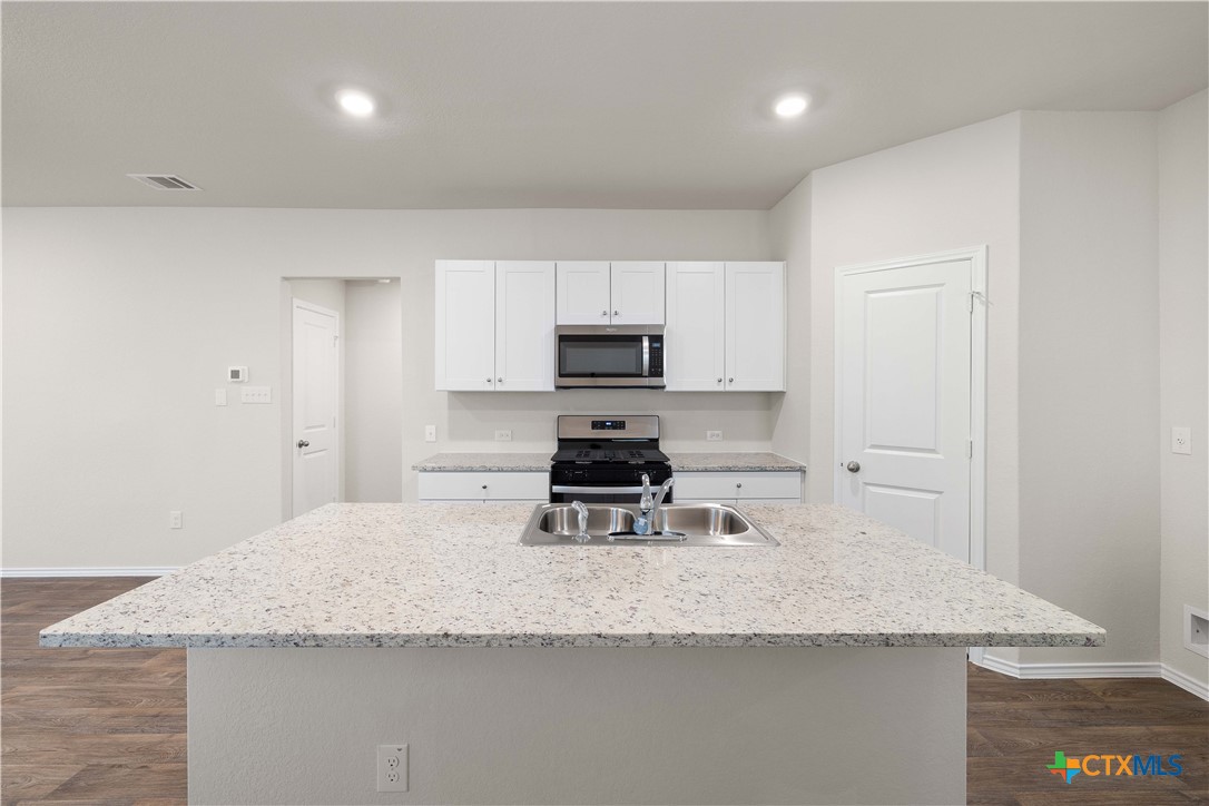 2850 Brogan Creek Property Photo 4