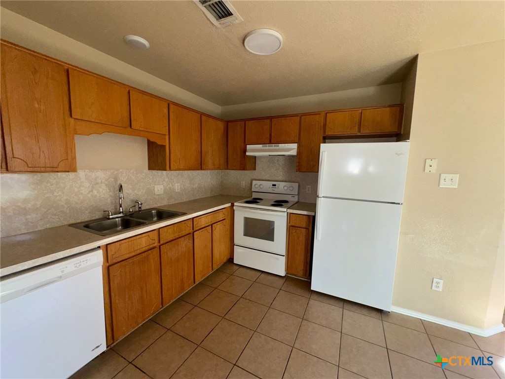 4103 Gus Drive B Property Photo 5