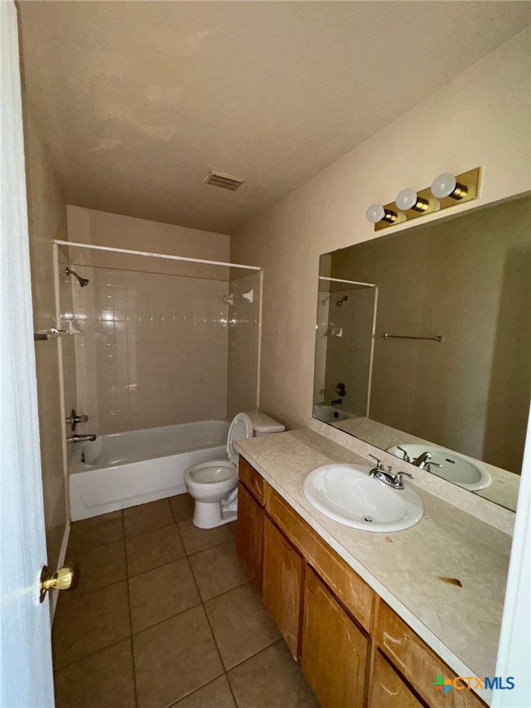 4103 Gus Drive B Property Photo 8