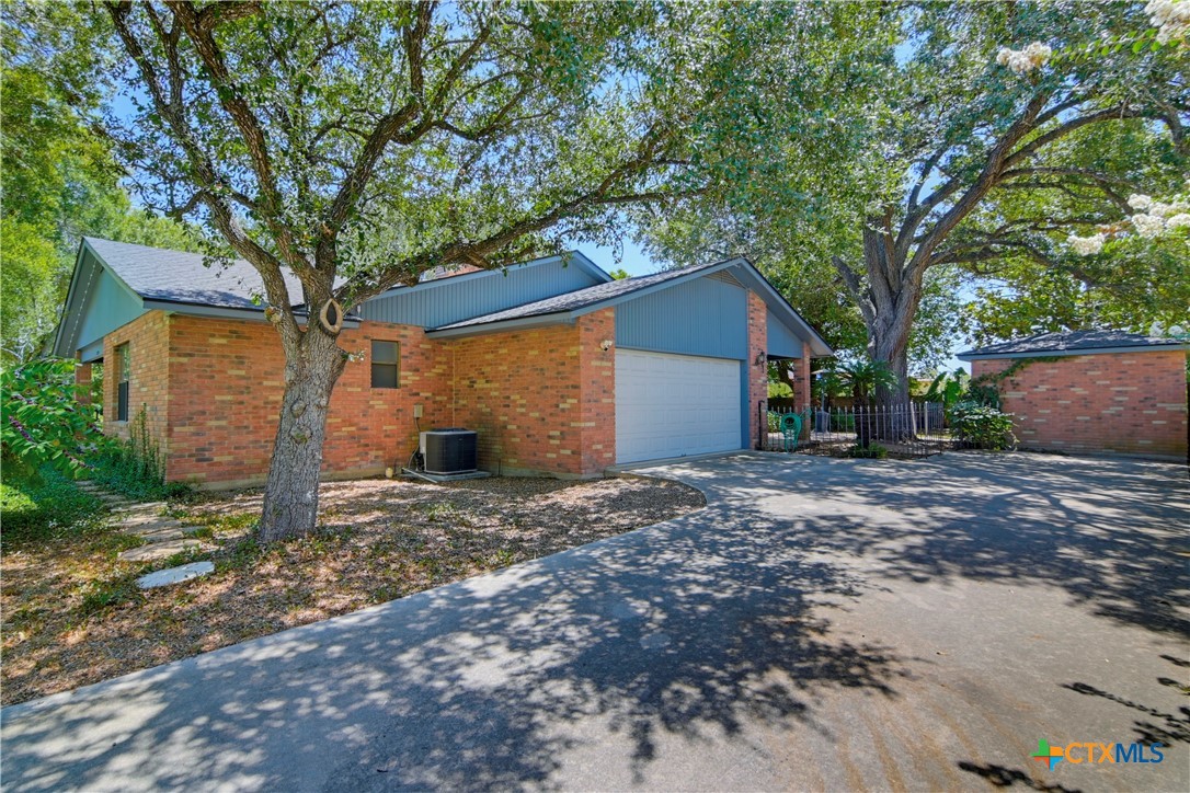 1223 Old Homestead Property Photo 6