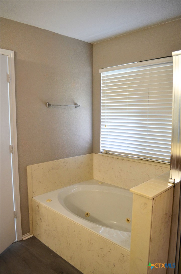 4603 Regency Drive Property Photo 24