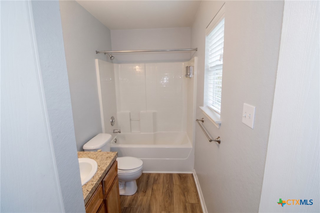 4107 Primrose Drive A Property Photo 9