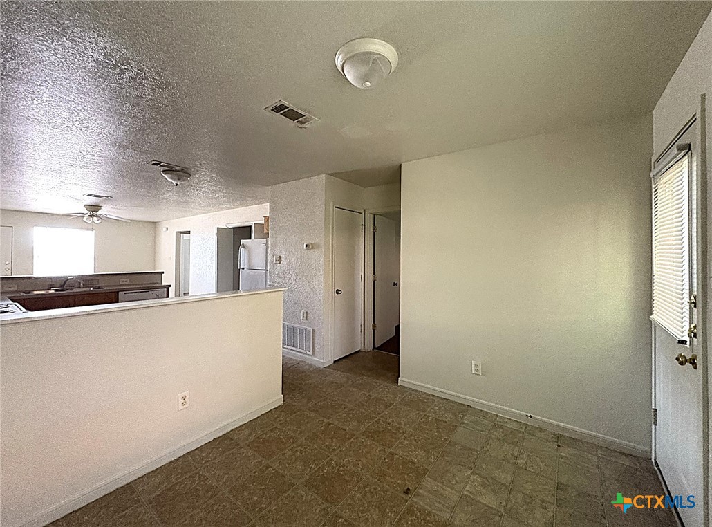 2111 Jennifer Drive B Property Photo 4