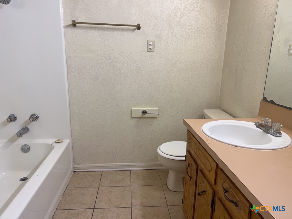111 Nancy Drive Property Photo 9