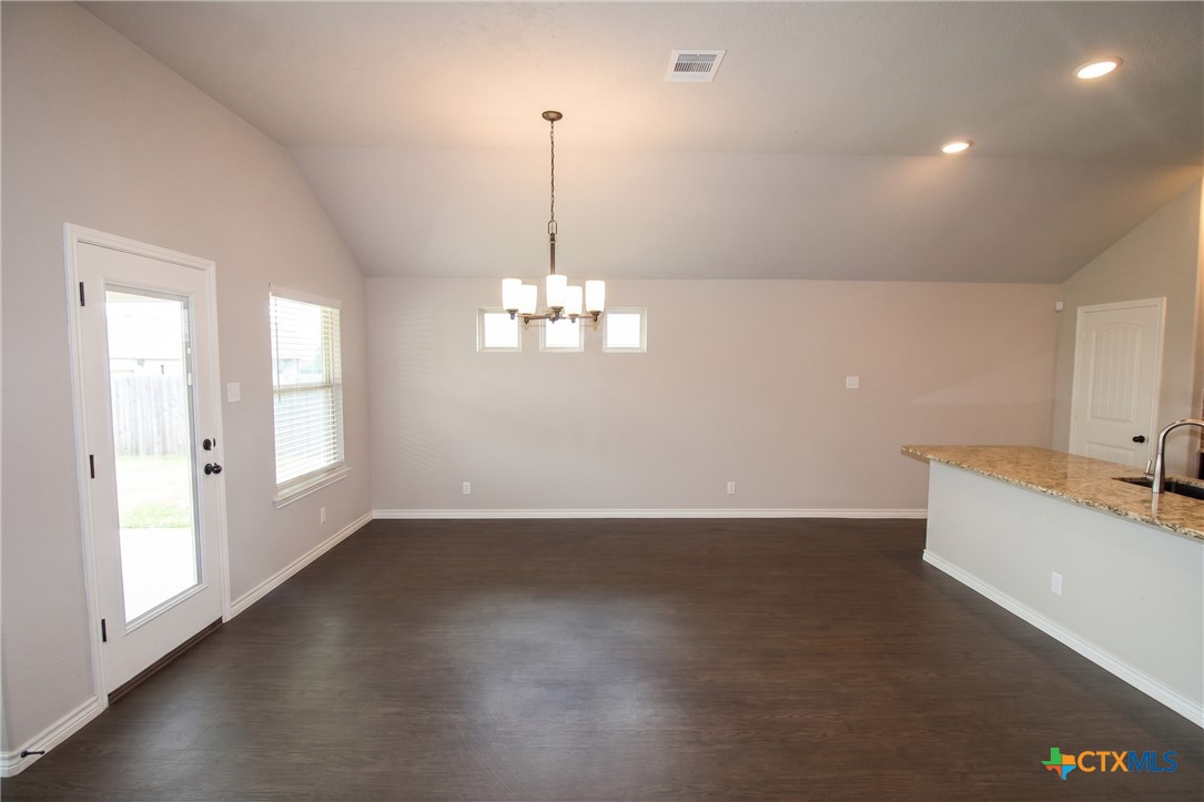 900 Clanton Cove Property Photo 3