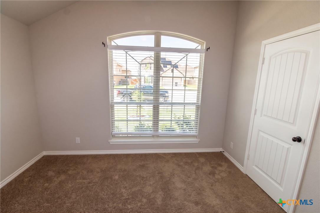 900 Clanton Cove Property Photo 9