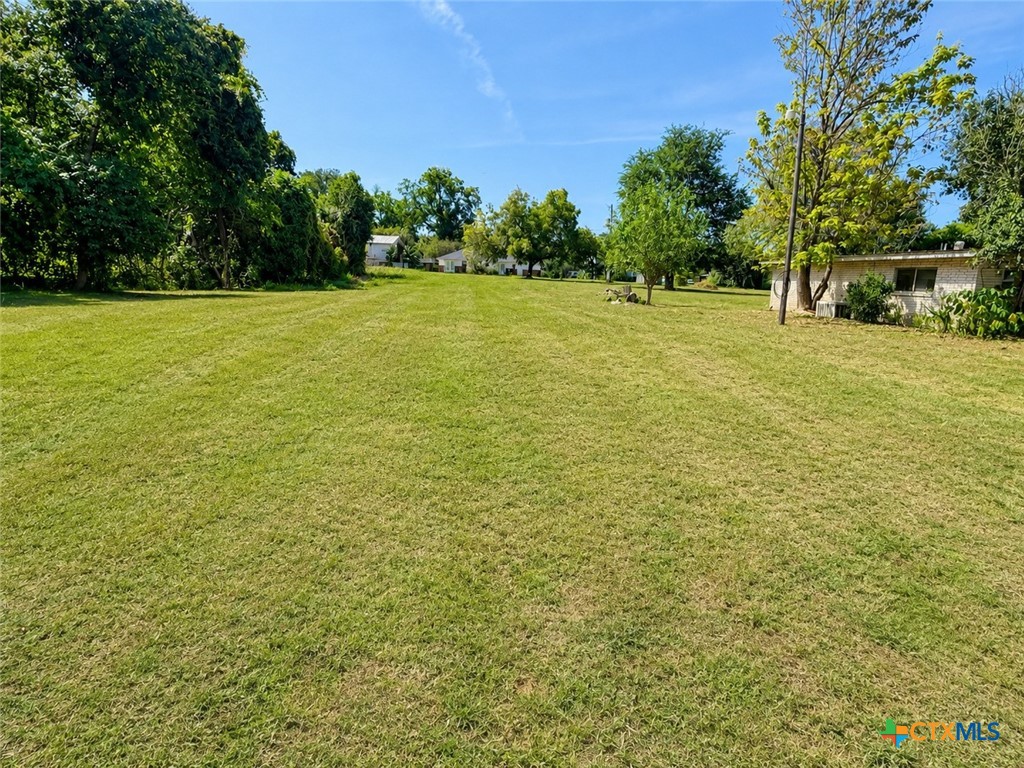 105 Navasota Lane Property Photo 1