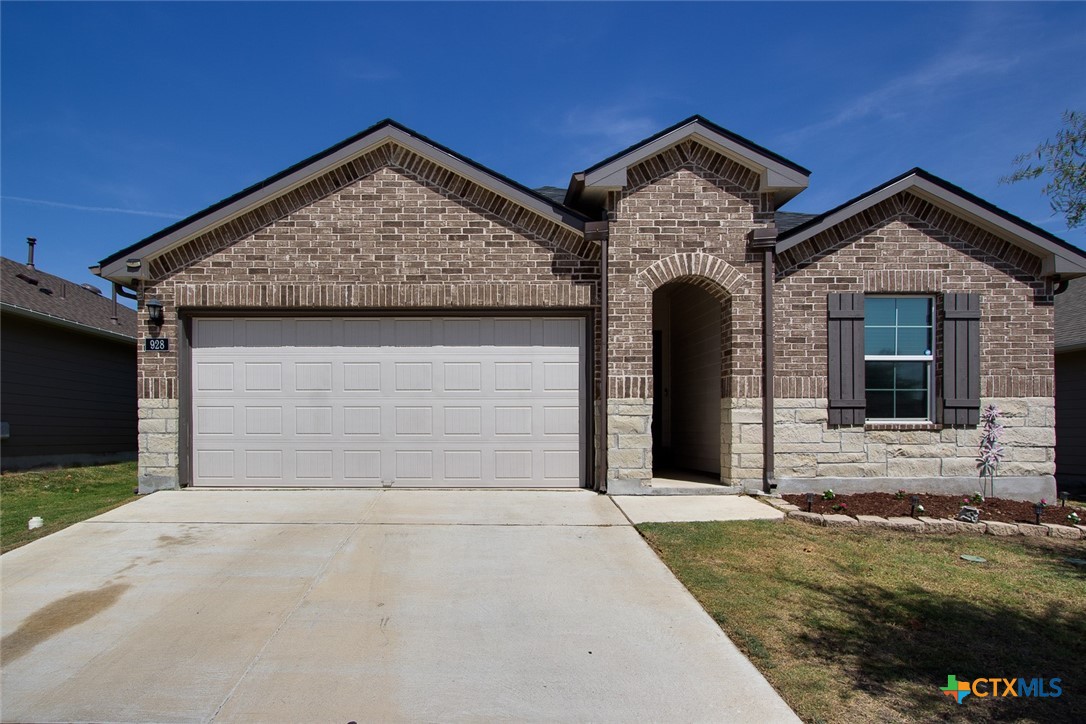 928 Adler Way Property Photo 1