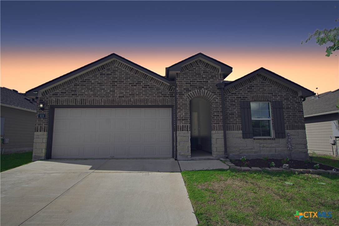 928 Adler Way Property Photo 1