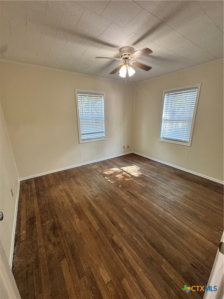 1312 E Mistletoe Avenue Property Photo 7