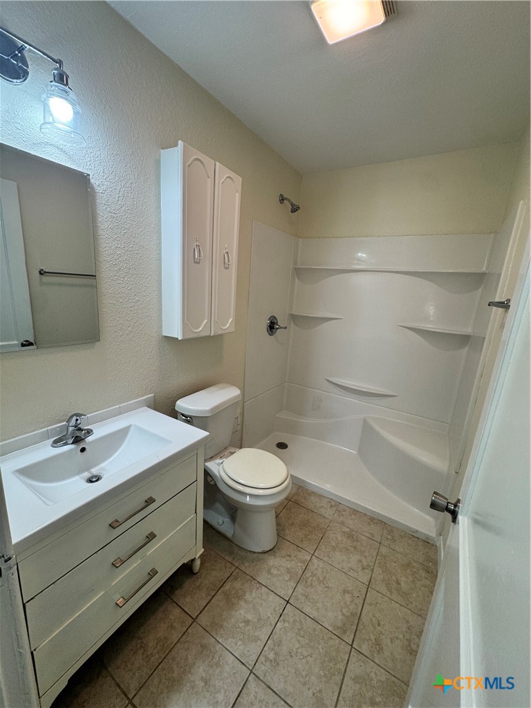 1312 E Mistletoe Avenue Property Photo 9