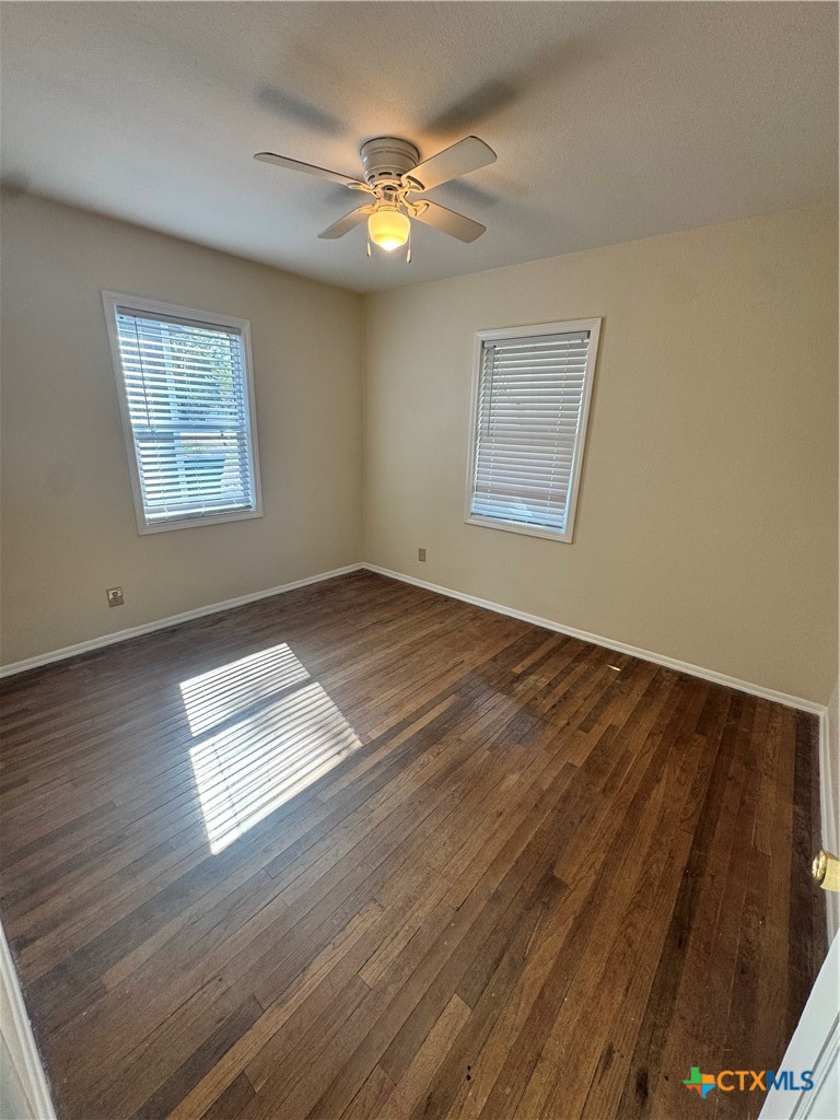 1312 E Mistletoe Avenue Property Photo 11