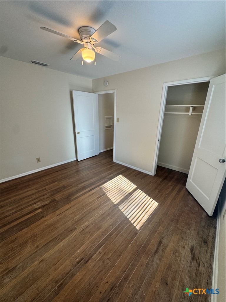 1312 E Mistletoe Avenue Property Photo 12