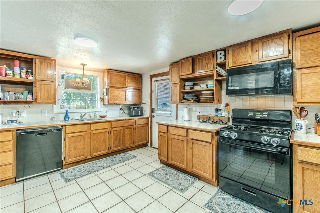 4560 County Road 107 Property Photo 7
