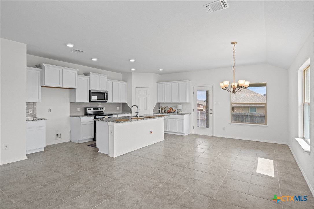 8618 Stonehollow Drive Property Photo 8