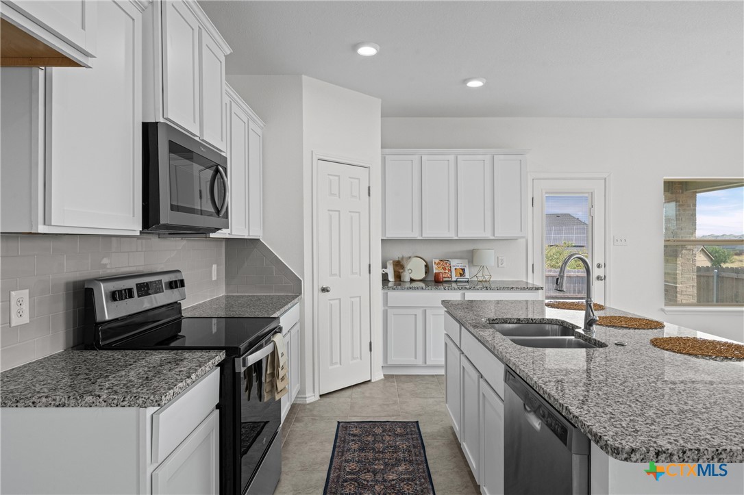 8618 Stonehollow Drive Property Photo 15