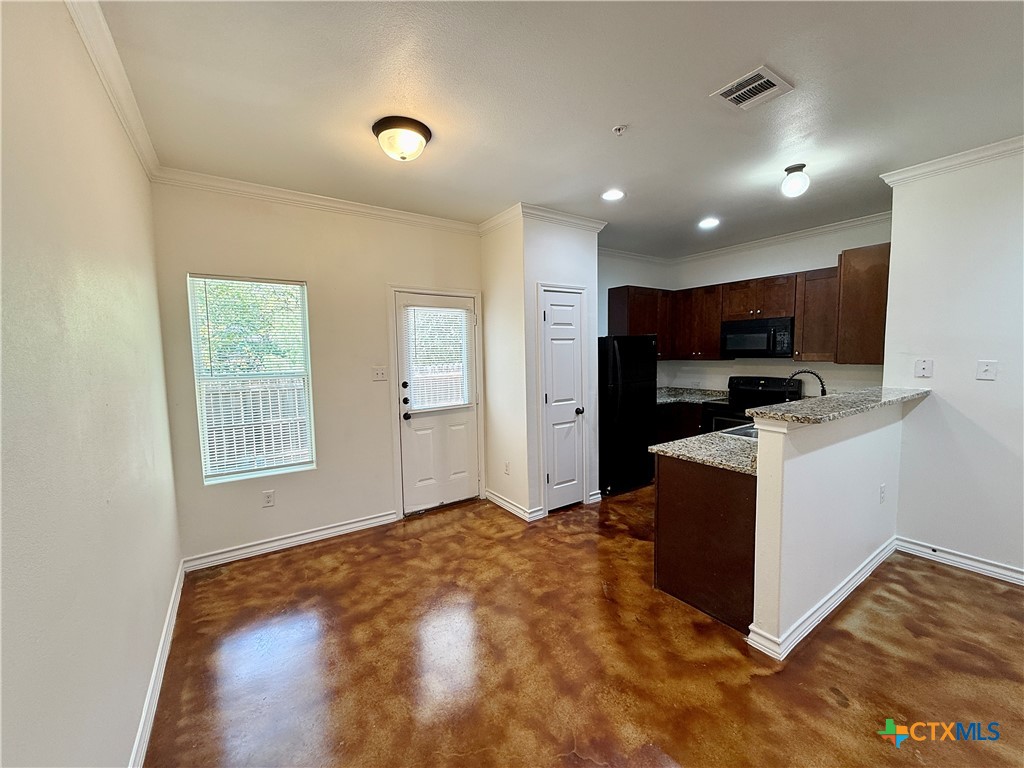 91 Plaza Drive 2 Property Photo 3