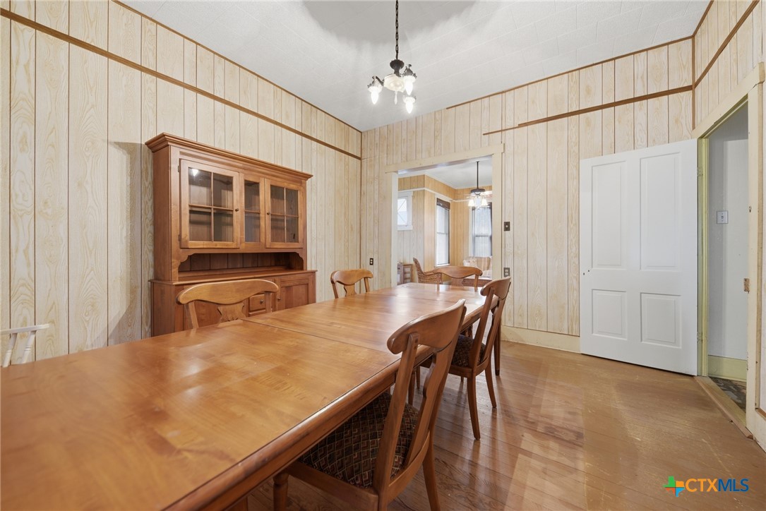 124 S Avenue I Property Photo 7