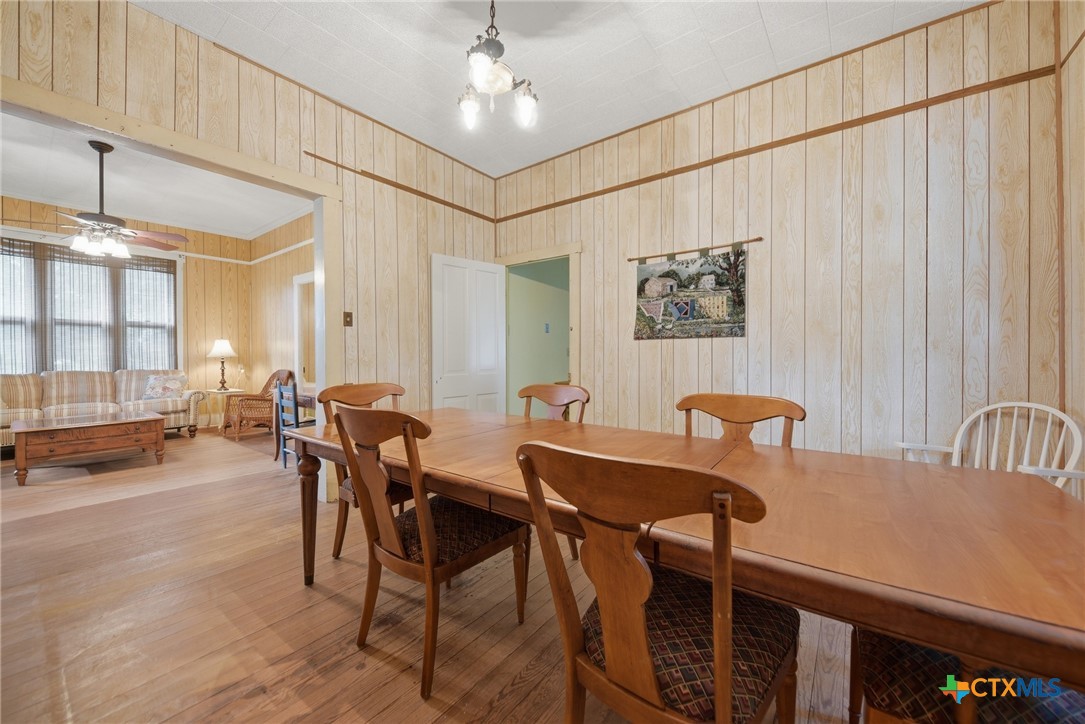124 S Avenue I Property Photo 8
