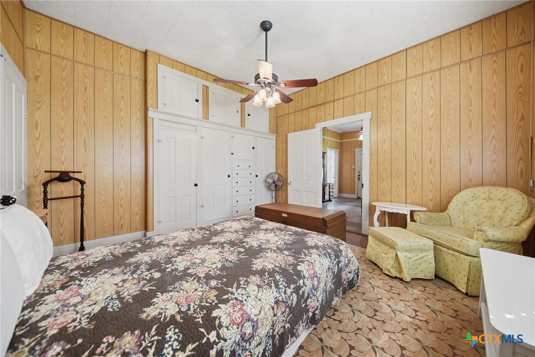 124 S Avenue I Property Photo 15