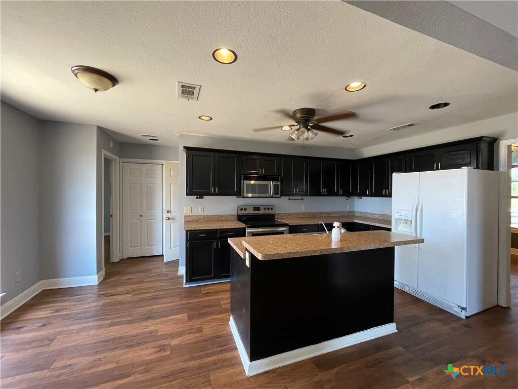 3905 Neches Circle Property Photo 7