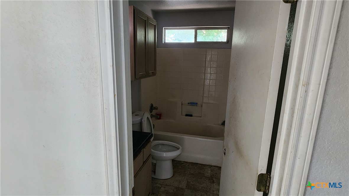 112 Goates Road Property Photo 6