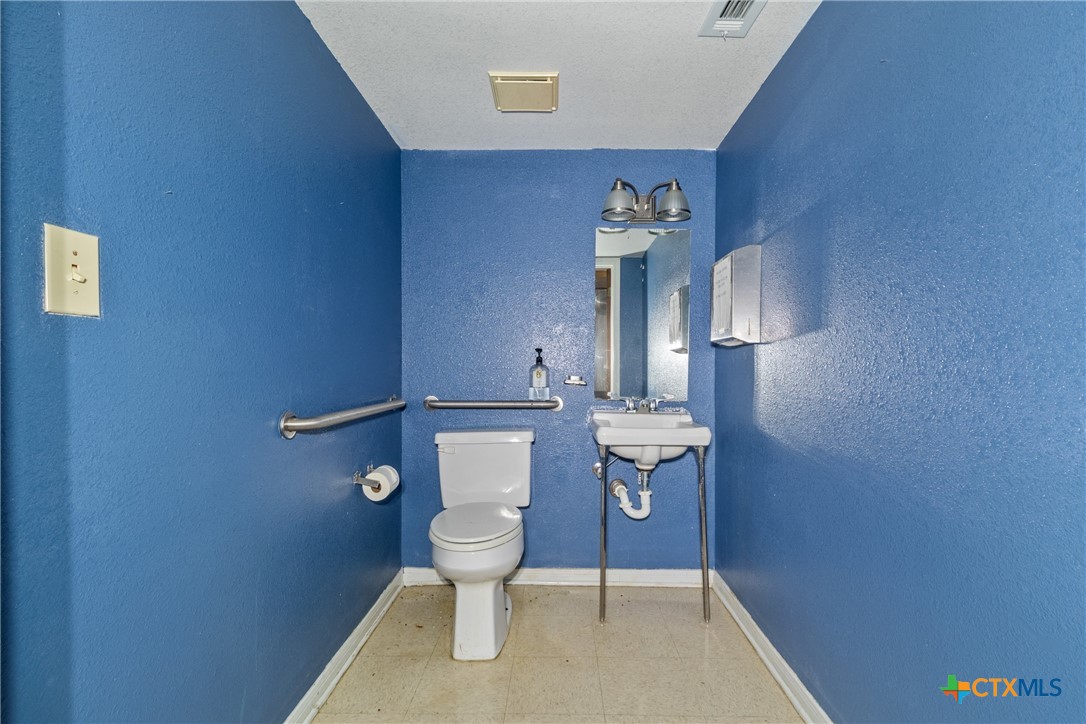 2900 Trimmier Road Property Photo 16