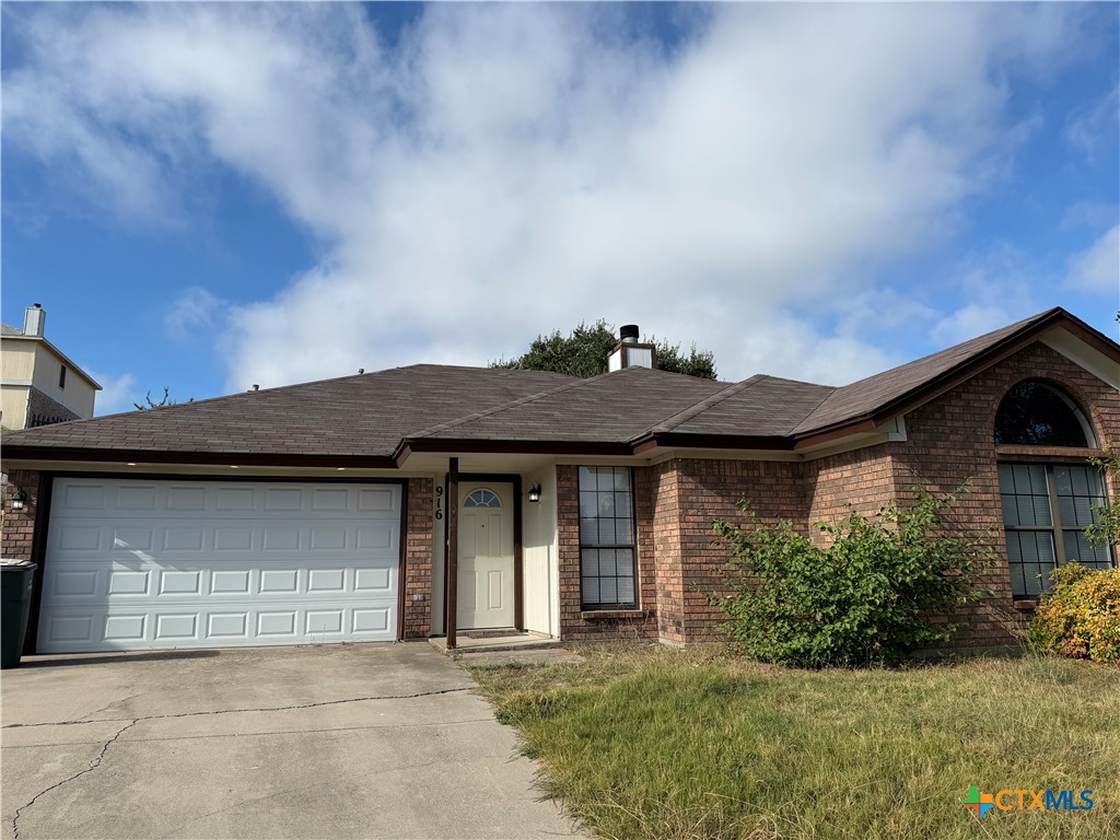 916 Whirlaway Drive Property Photo 2