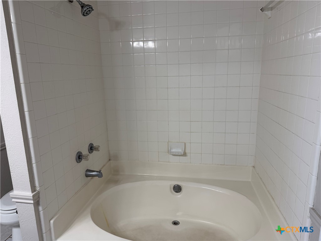 916 Whirlaway Drive Property Photo 13