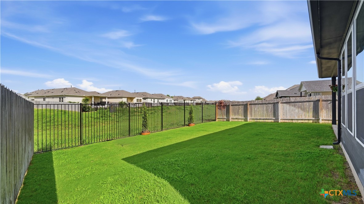 968 Blue Oak Boulevard Property Photo 4