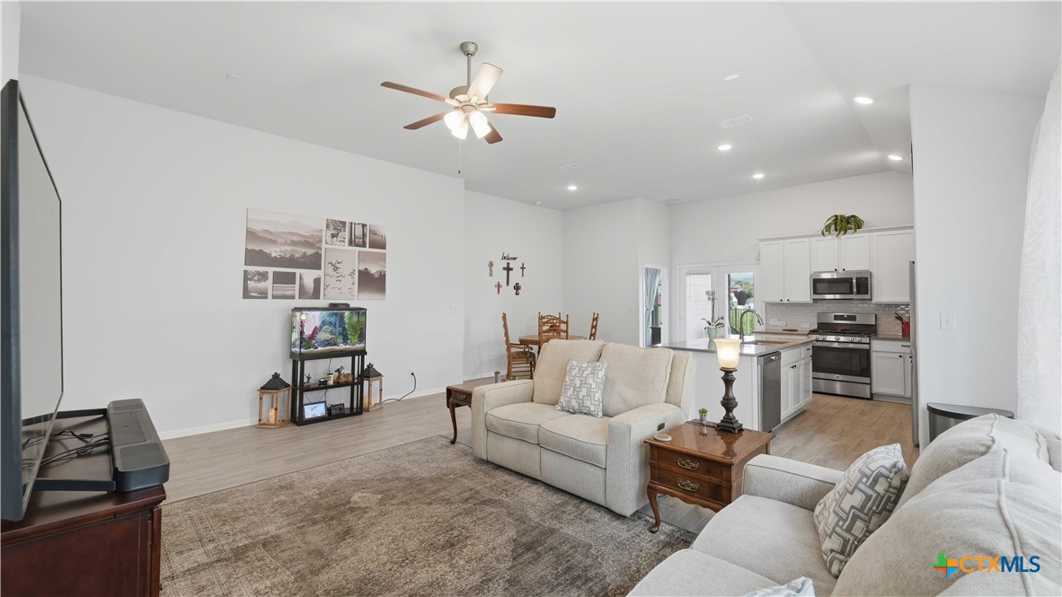 968 Blue Oak Boulevard Property Photo 12