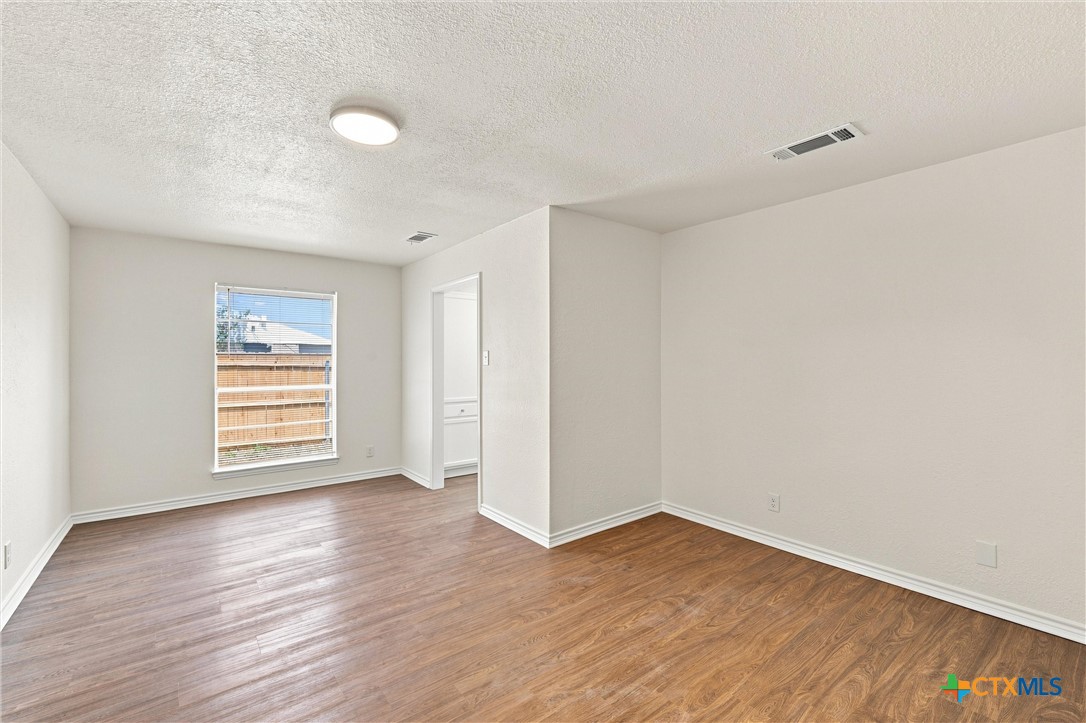 2908 Janis Drive Property Photo 4