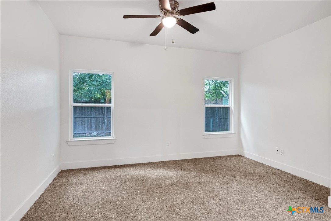 1920 Royal Loop Property Photo 7