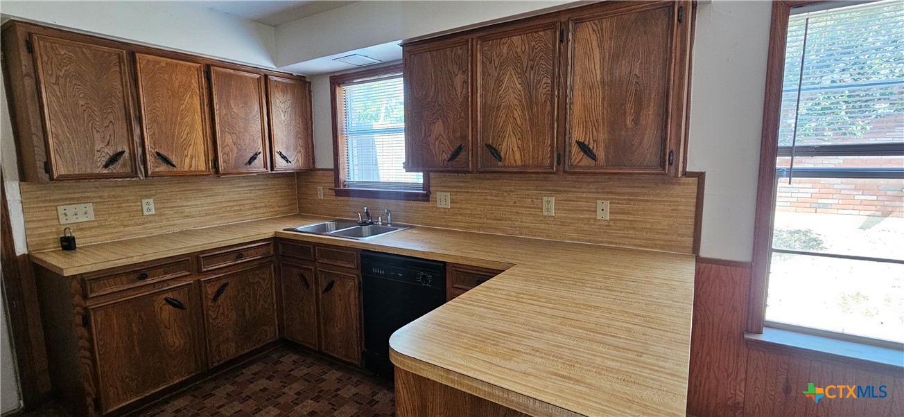 1207 Ruiz Drive Property Photo 12