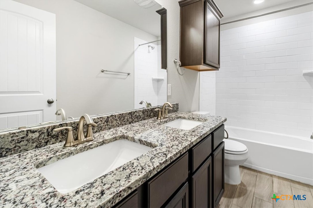 1202 Roma Street Property Photo 25