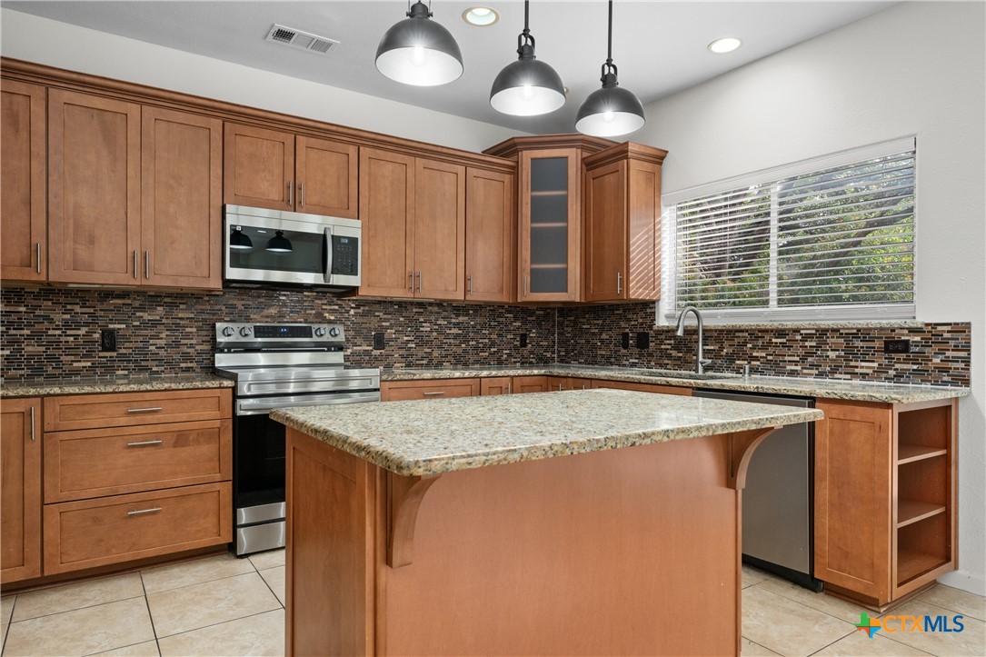 17 Nikita Drive Property Photo 4